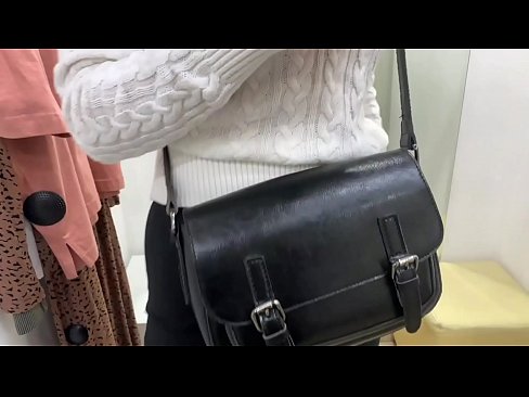 ❤️ אוננות פומבית של הכלבה הצעירה פרלברי עם דילדו בחדר המתאים ❤ סרטון פורנו אצלנו ❌️❤